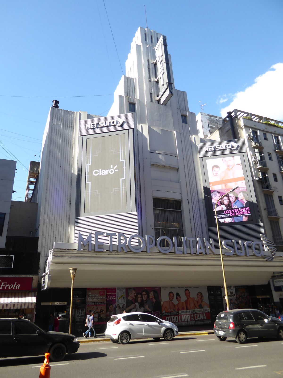 Just a few years later, in 1937, the Sura Metropolitan Theater opened on the newly widened Avenida Corrientes. It's been split since then bu