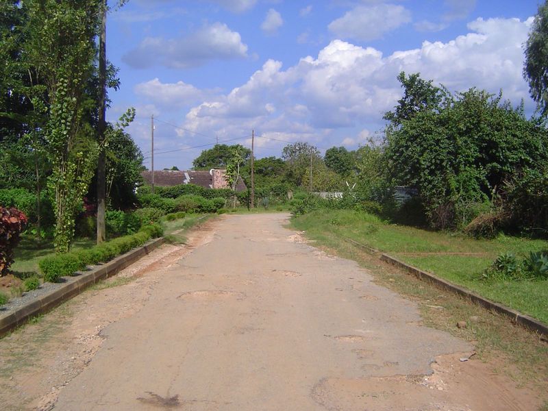Still the Oval, this time a bit of village-Britain.