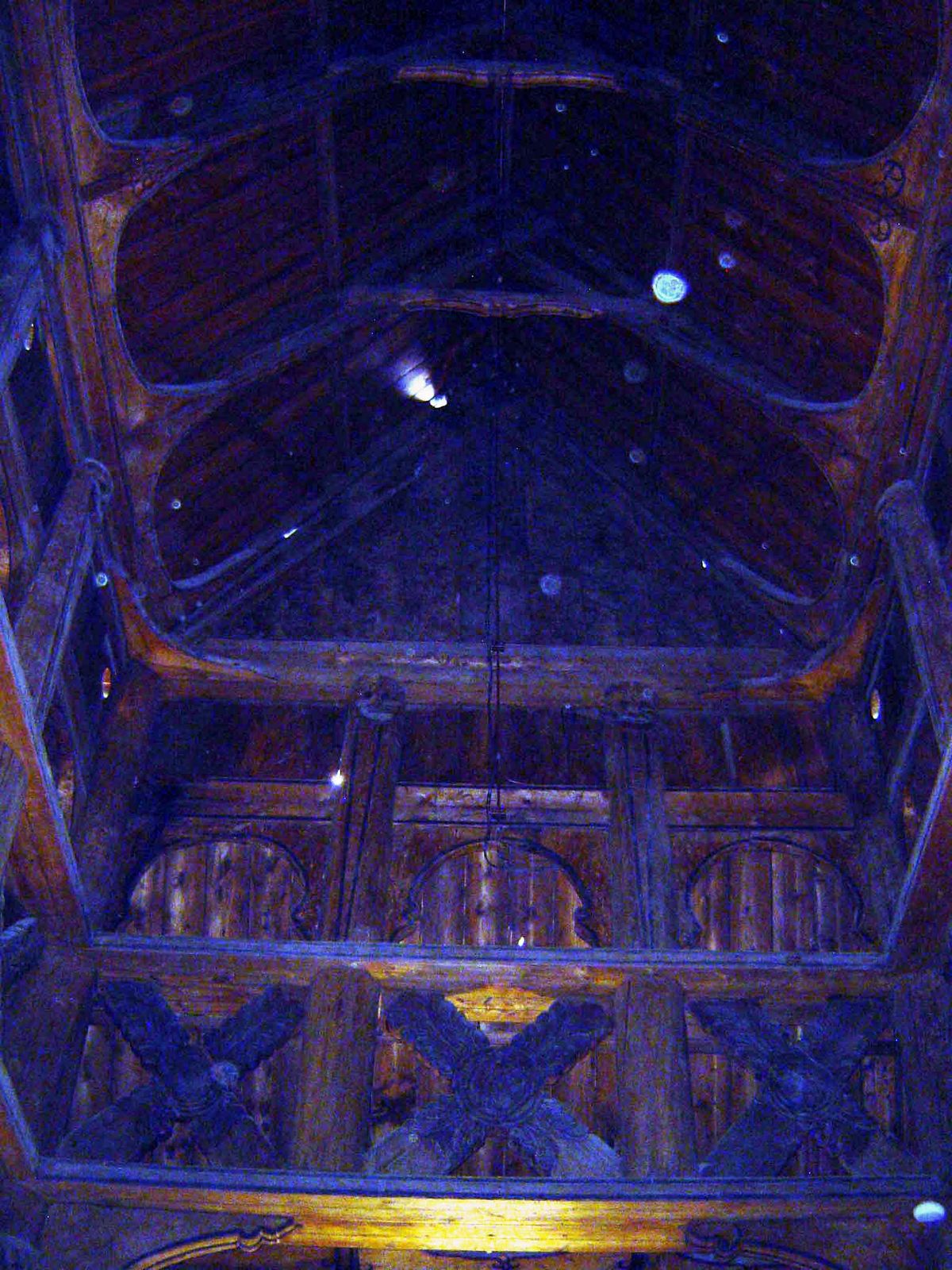 The upper part of the nave.