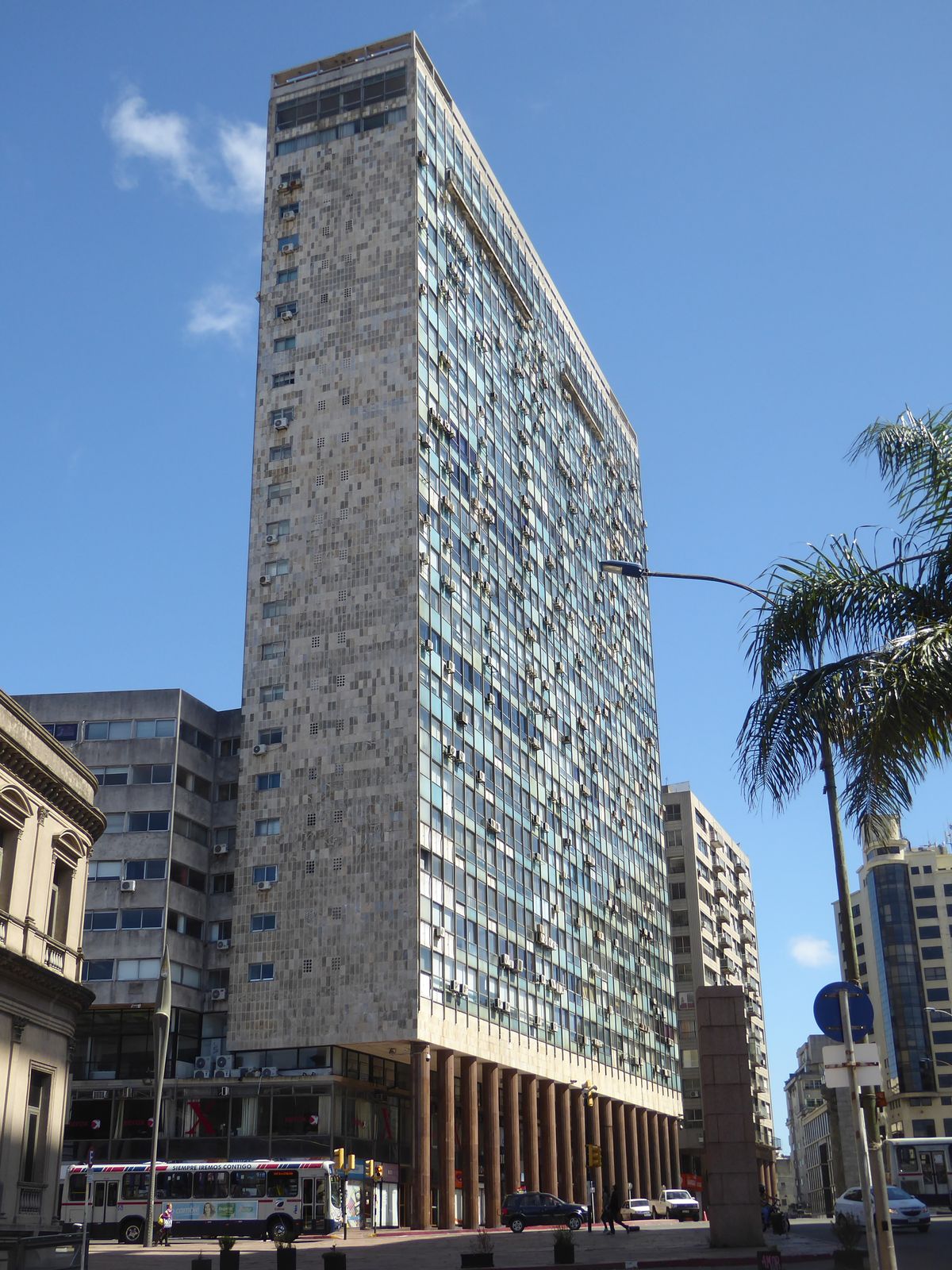 It's the Edificio Ciudadela, built in 1958 to a design by Ra l Sichero Bouret, who lived long enough 1916-2014 to see the light of Corbusier