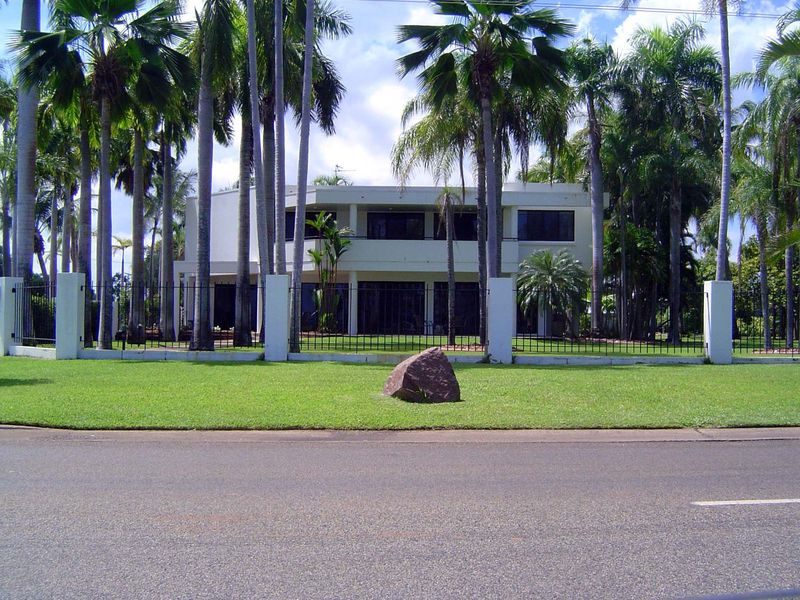 Cyclone Tracy did huge damage to Darwin, which means that many, if not most, of the houses are new. Many are stylistically modern, too, as w