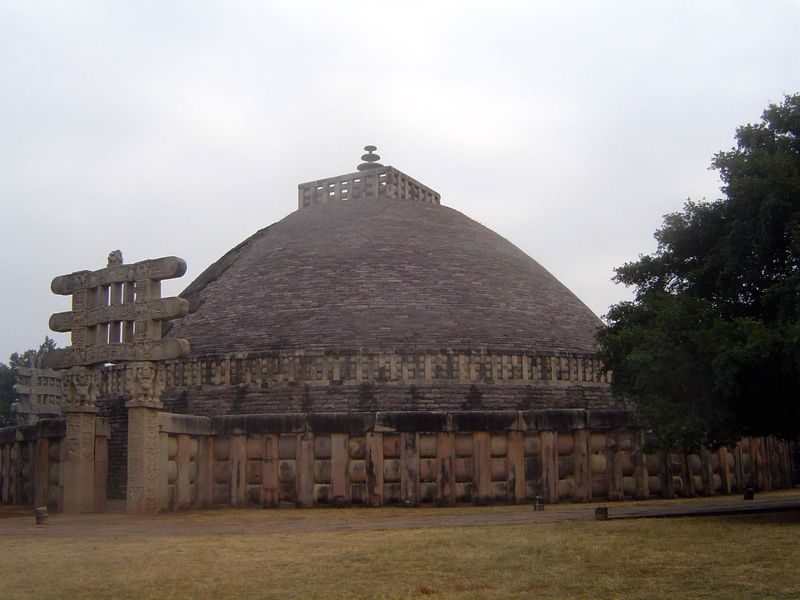 We've come around to the southwest corner, and you can see some other features. Above the dome, there's a parasol or chhatra atop a square p