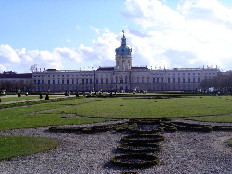 The palace garden. "Now, where should I put the pansies"