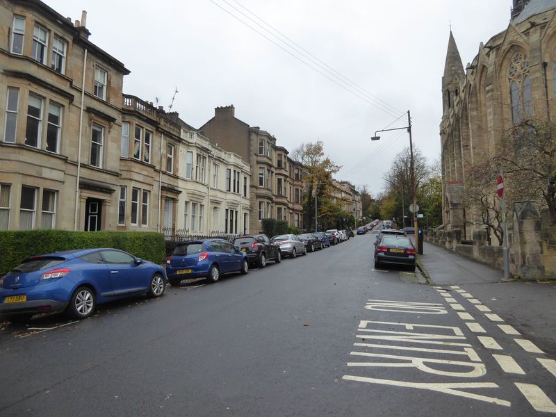 Away from Great Western Road, neighborhoods were less monolithic but not much less boring. Here: Loudon Terrace, with the Kelvinside Hillhea
