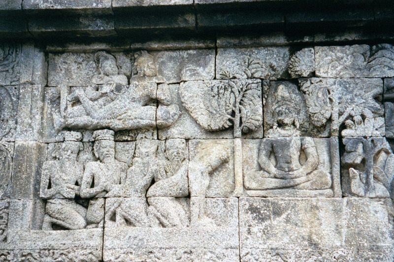 In the temple, the gods and statues—brought to life—kneel before the prince.
