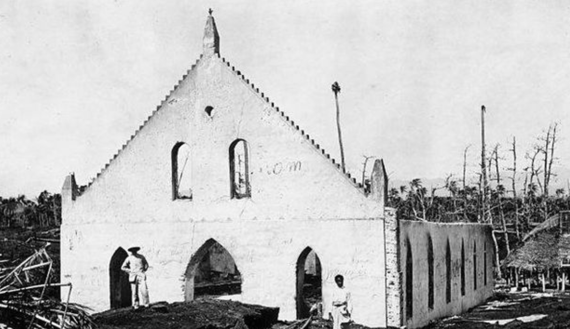 Here is it as photographed in 1905, shortly after an eruption. https://www.facebook.com/groups/279463505493104/posts/9284625138310184/https: