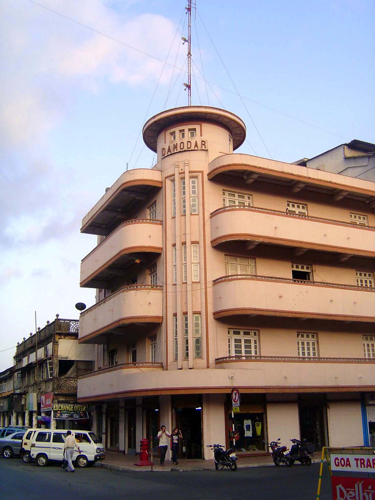 Another example of tropical-modern concrete.