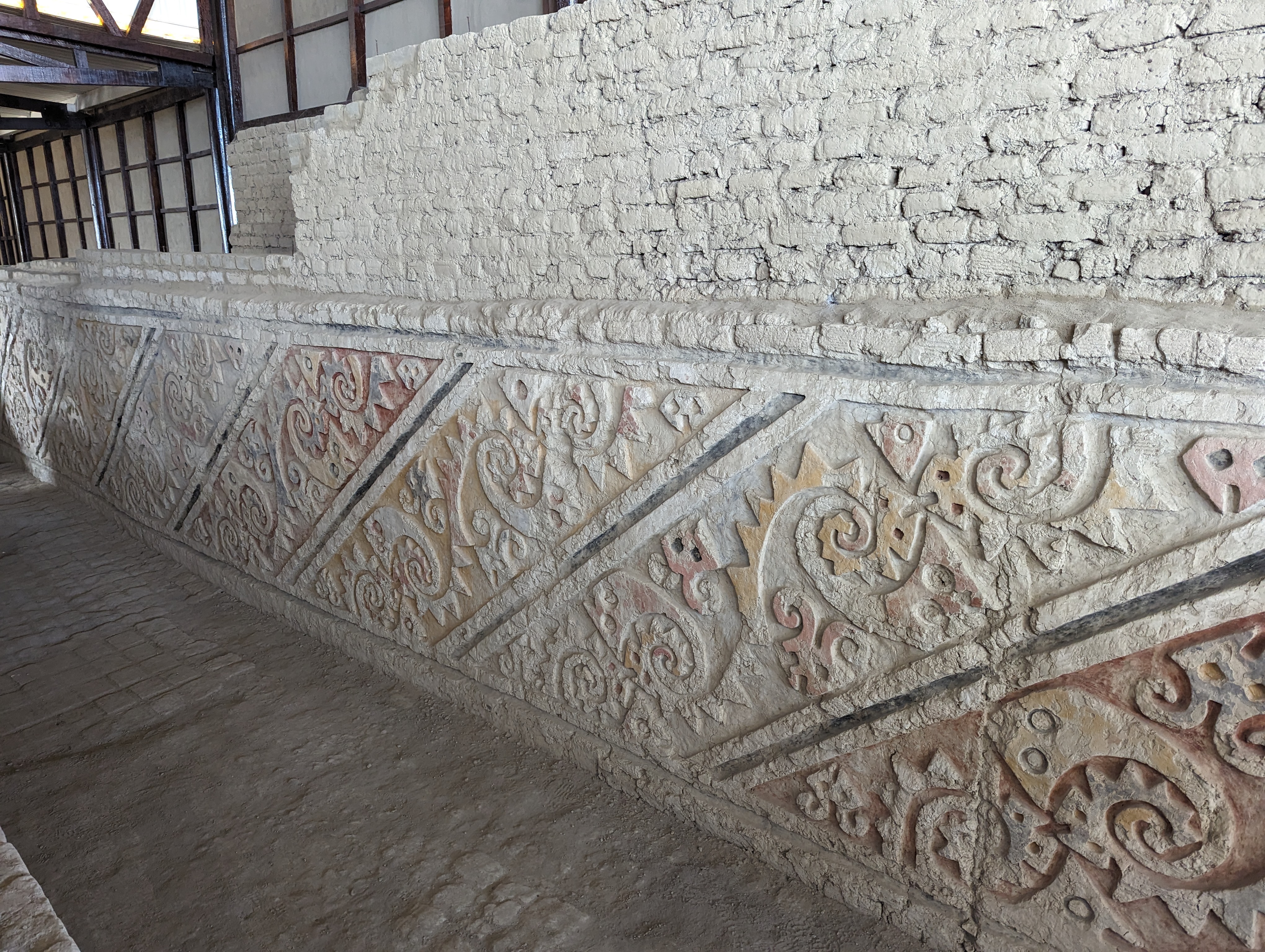 Another frieze, this time with stylized images of the ocean and its creatures.