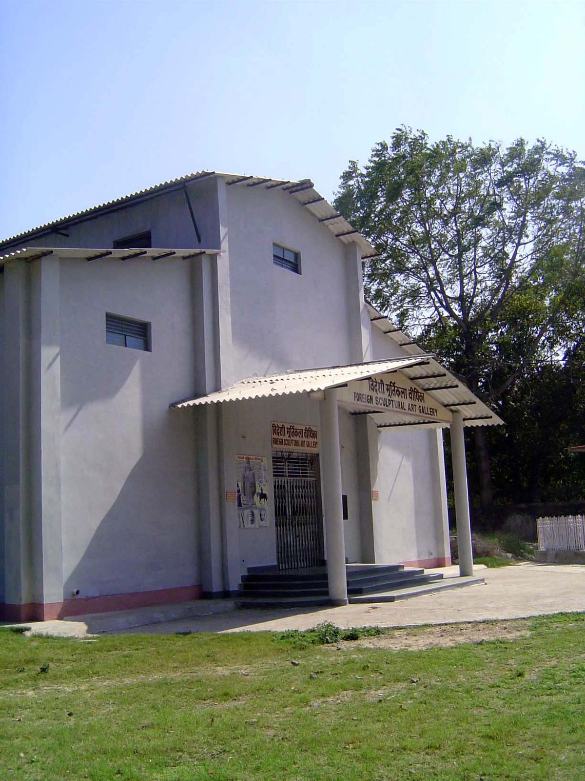The gallery is like a barn, but consider the alternatives.