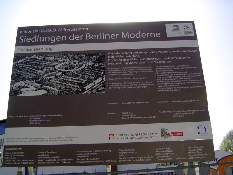 Here you can see the origin of the project's nickname, the "Horseshoe Settlement." You can also see the diamond-shaped park just at the top 