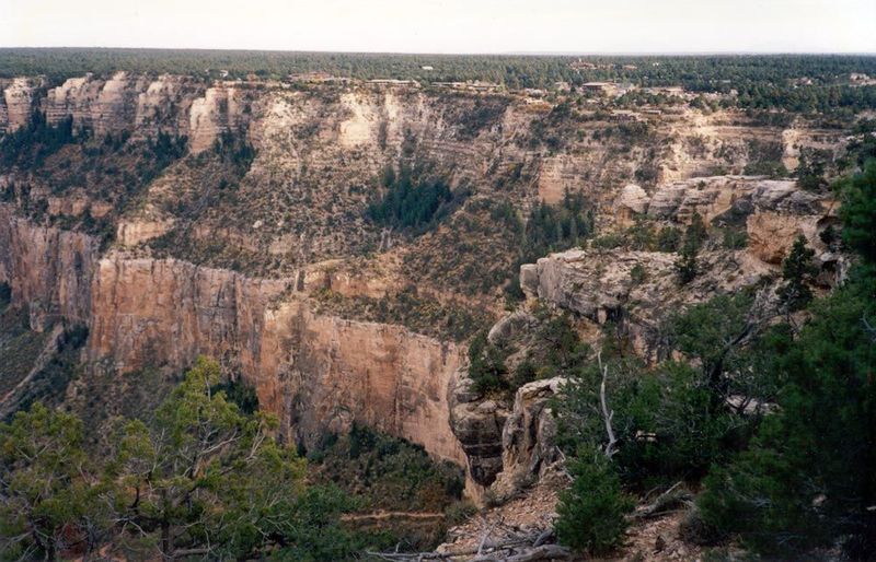 There's no more warning than that: you're over the edge of the Grand Canyon. Sharp eyes looking at this particular picture may recognize a b