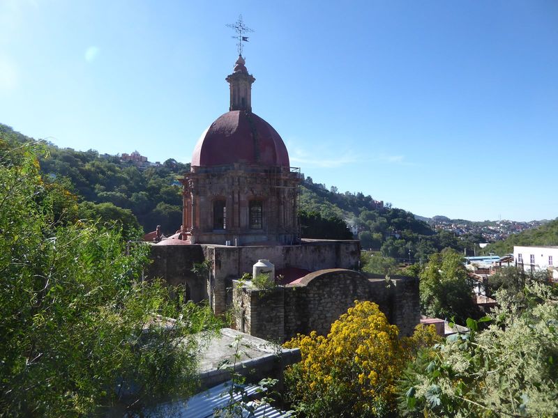And next to the hacienda is the Iglesia del Se or de Villaseca de Cata.