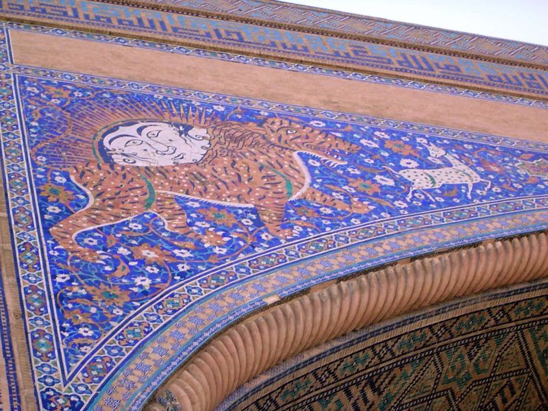 The tile, however, has been heavily reconstructed. Note the banai pattern of alternating glazed and bisque tile on the iwan's underside.