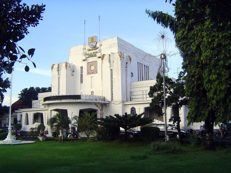 The town hall is another Deco creation, in this case with a raw concrete finish.