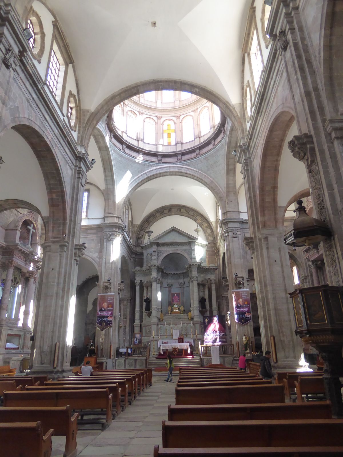 You'd never guess we've stepped inside the same building, but in 1808 the dome collapsed, so the interior of the church was rebuilt to suit