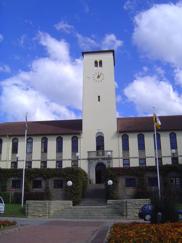 Looking down from the west end of High Street is the clock tower of Rhodes University, designed by no less than Herbert Baker. As the univer