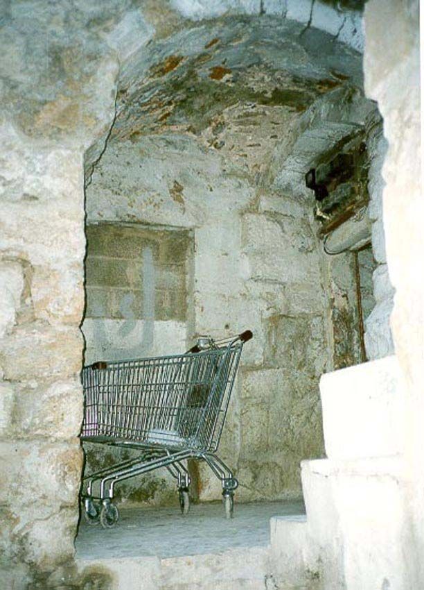 Nablus doesn't have any supermarkets with carts to steal, so this one must have come from Israel.
