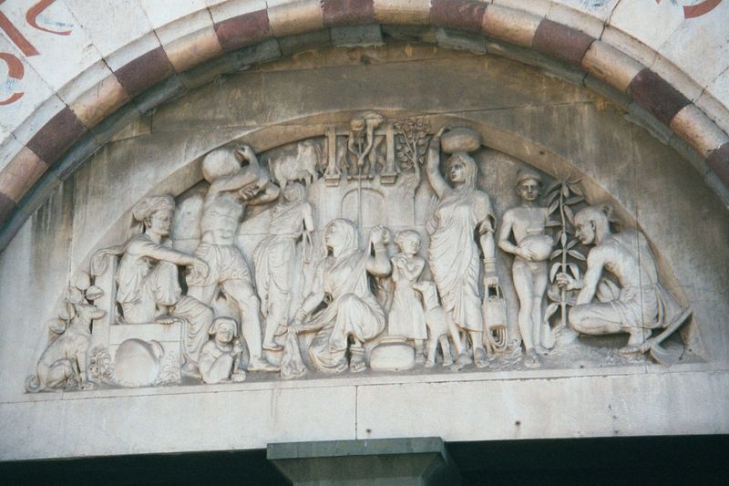 The entrance gates have bas-reliefs by Lockwood Kipling. And you wonder where Rudyard got his imagination?