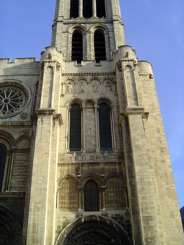 St. Denis was the ambitious undertaking of Abbot Suger 1081-1151, who ran the most powerful abbey of the day. Although he did not live to se