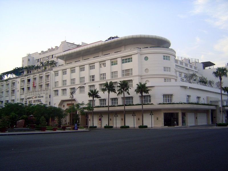 The Rex Hotel began in 1927 as the Bainier Auto Hall, a Citroen dealership. In 1959, work began on converting it to the Rex Hotel and Tradin