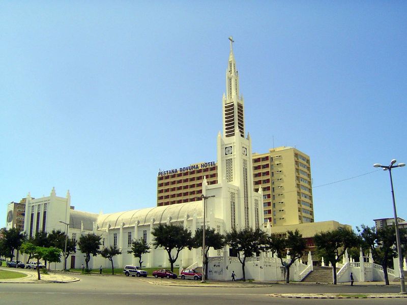 Nearby, at the toe of the slope up to the terrace, there's this very late Catedral Metropolitana de Nossa Senhora de Conceição, opened in 19