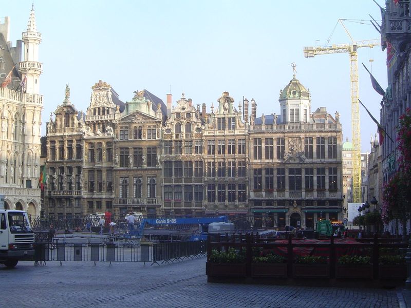 We're looking now at the guild houses that were on the right side of the previous picture. Almost all of them were rebuilt about 1700, after