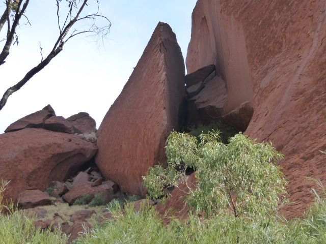 Nearby, a slab of rock is understood to be the nose of a Liru or poisonous snake. It was cut off by a kunia or carpet snake ancestor.