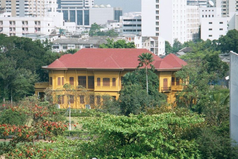 North of Siam Square and just across Rama I lies the anachronistic Srapathum or Lotus Pond Palace. It takes its name from the flowers that w