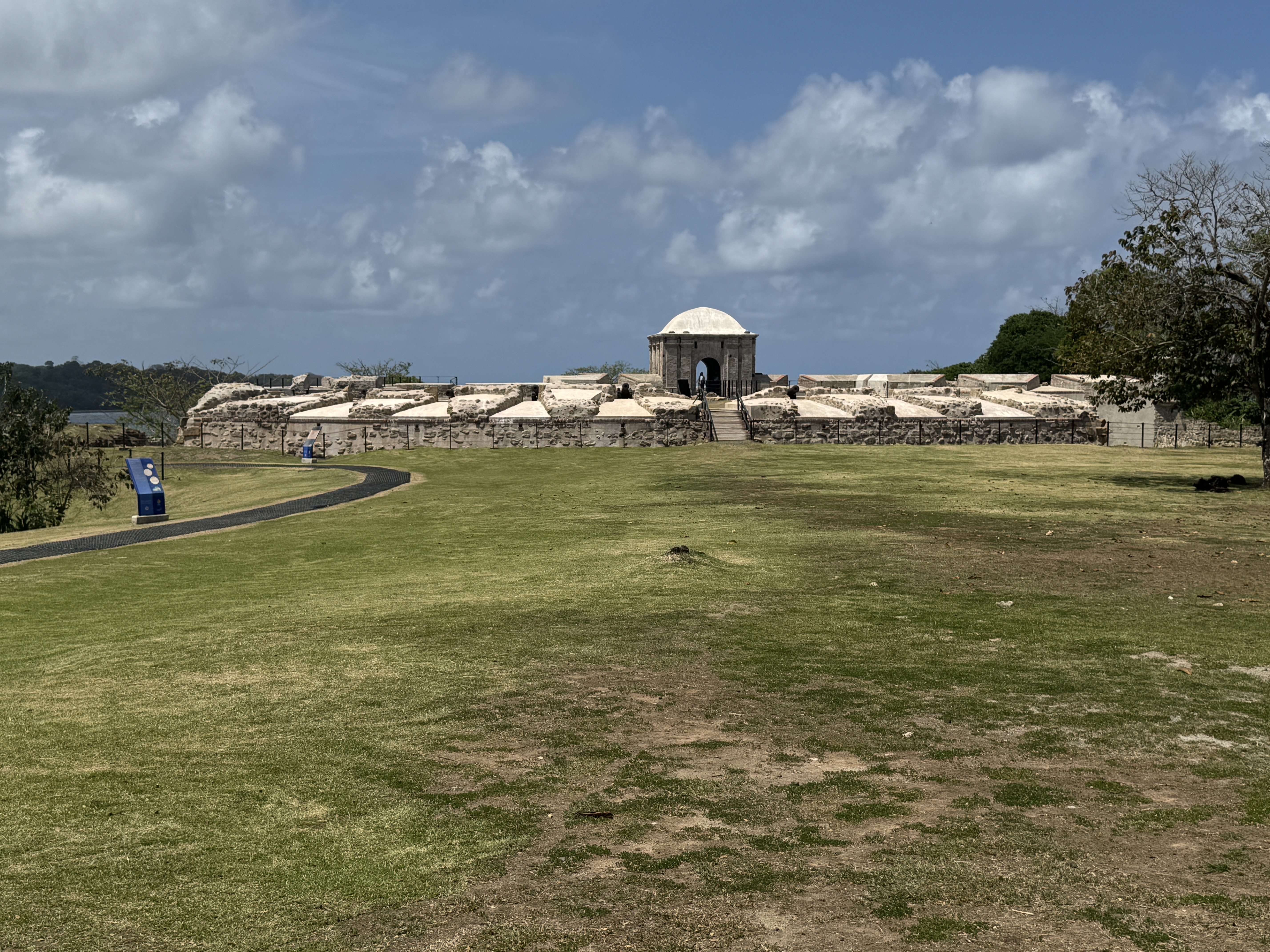 Built first in 1595, San Lorenzo was destroyed by Henry Morgan in 1671. He didn't stay long and hurried over the isthmus to sack Panama City