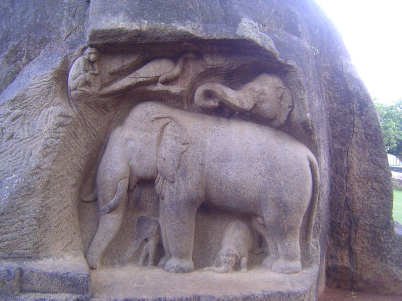 A pleasanter family tableau. near the Trimurti Temple.