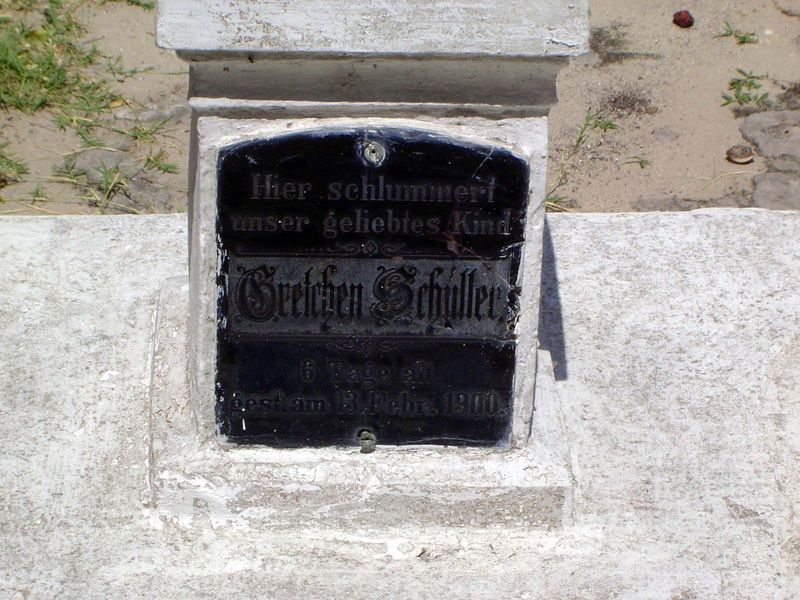 Here slumbers our beloved child, Gretchen Schuller, 6 days old, died 13 February 1900.