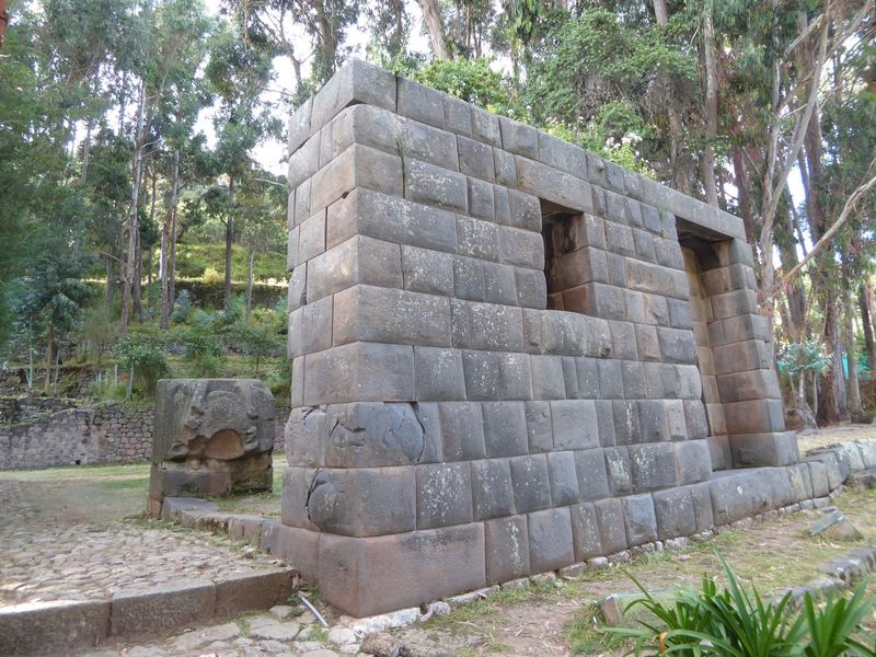 Behind the wall there's this coursed relic of the palace of Paullu Inca, a puppet Inca installed by the Spanish. The building once contained