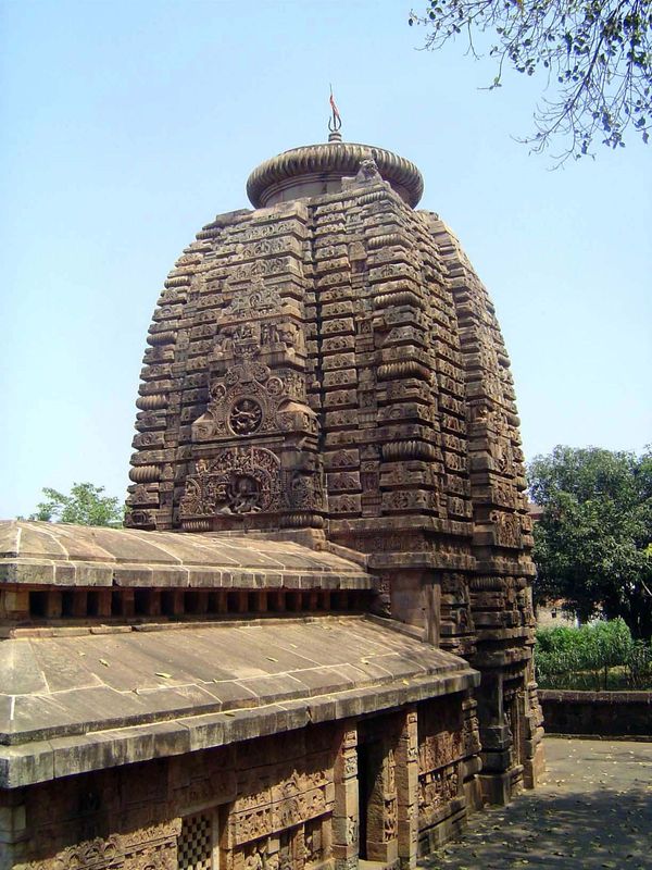 The temples of Bhubaneshwar belong to the northern or nagara style of Indian temples, which, radically unlike those of South India, have nei