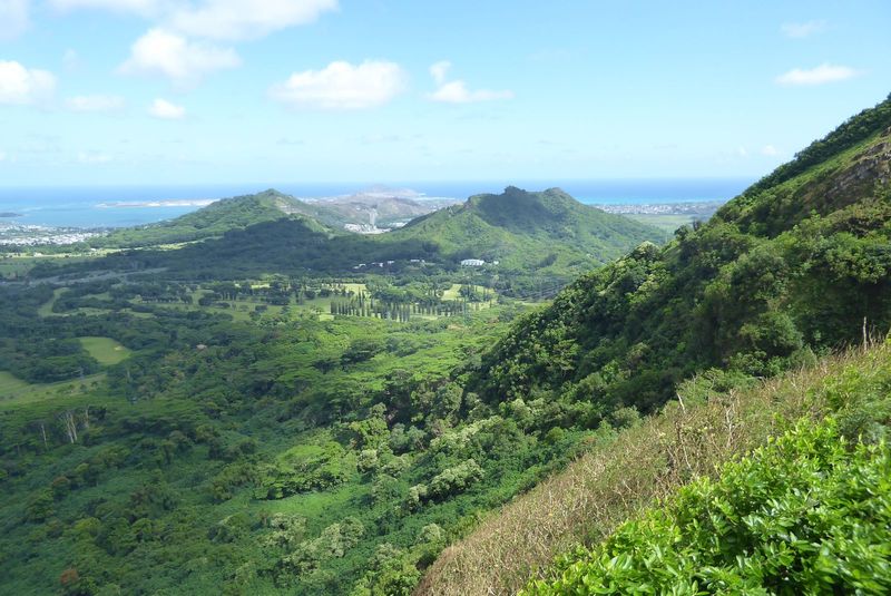 H3 continues through the notch and toward Kailua Bay.