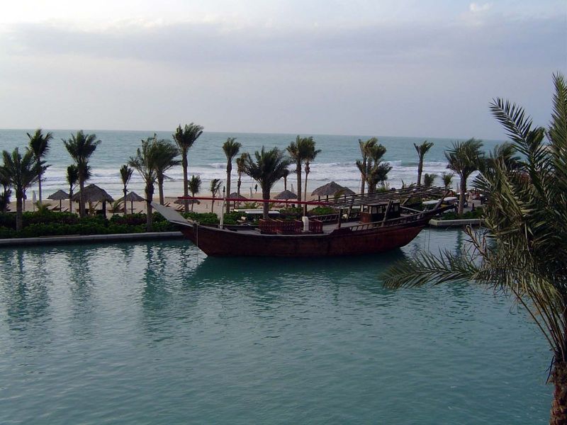 Behind the hotel, the Mina a Salam itself, the "harbor of peace" with its own well-behaved dhow.