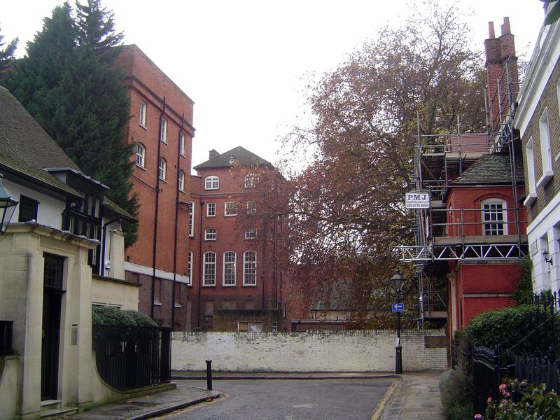 Anyway, it's doomed, marked for replacement by something even pricier than One Hyde Park. It will be The Glebe, marketed as London's most ex
