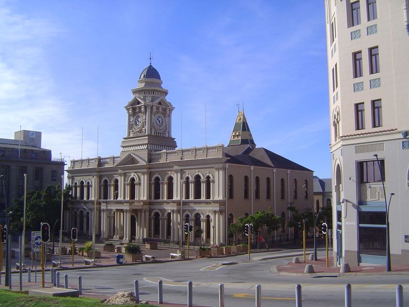 The interesting thing is that the town hall is new, a replica of a building finished in 1862 and destroyed by fire in 1977. So by about 1980