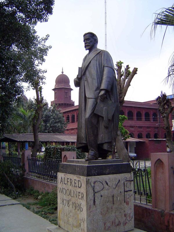 Across the street is the only statue of a human figure left in its original place in Lahore. Woolner was a long-serving professor of Sanskri