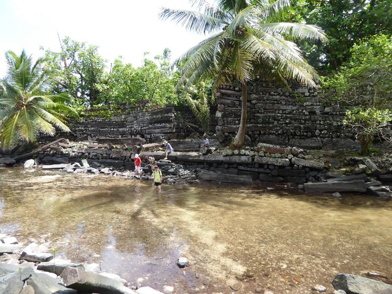 Now, in 2018, a few Japanese visitors wade across the canal encircling Nan Douwas, the islet containing the tomb of the first saudeleur. The