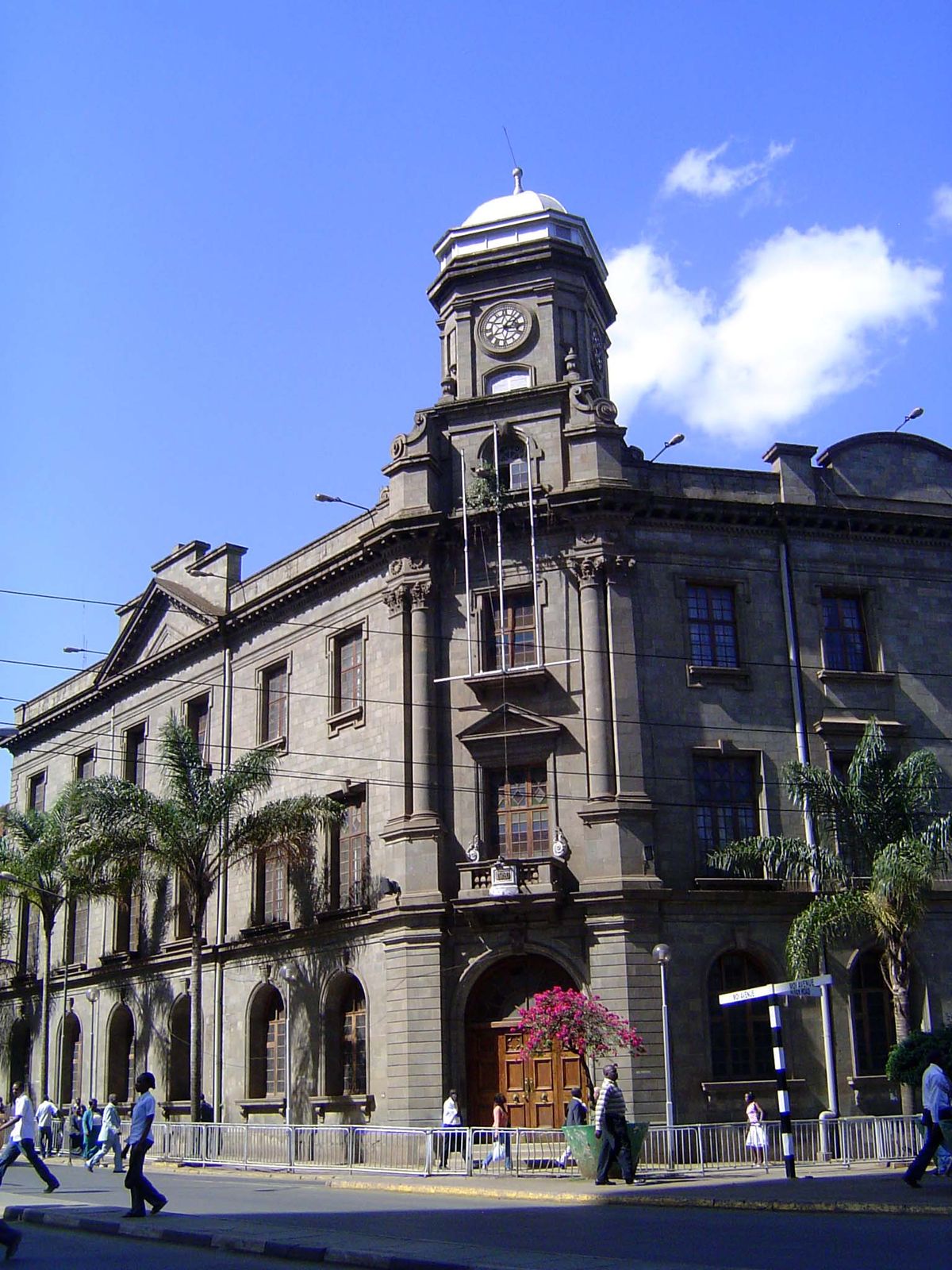 You might well assume that this is an old bank, but you'd be wrong. It's an Ismaili prayer hall, a Jama'at Khana or congregational hall, bui
