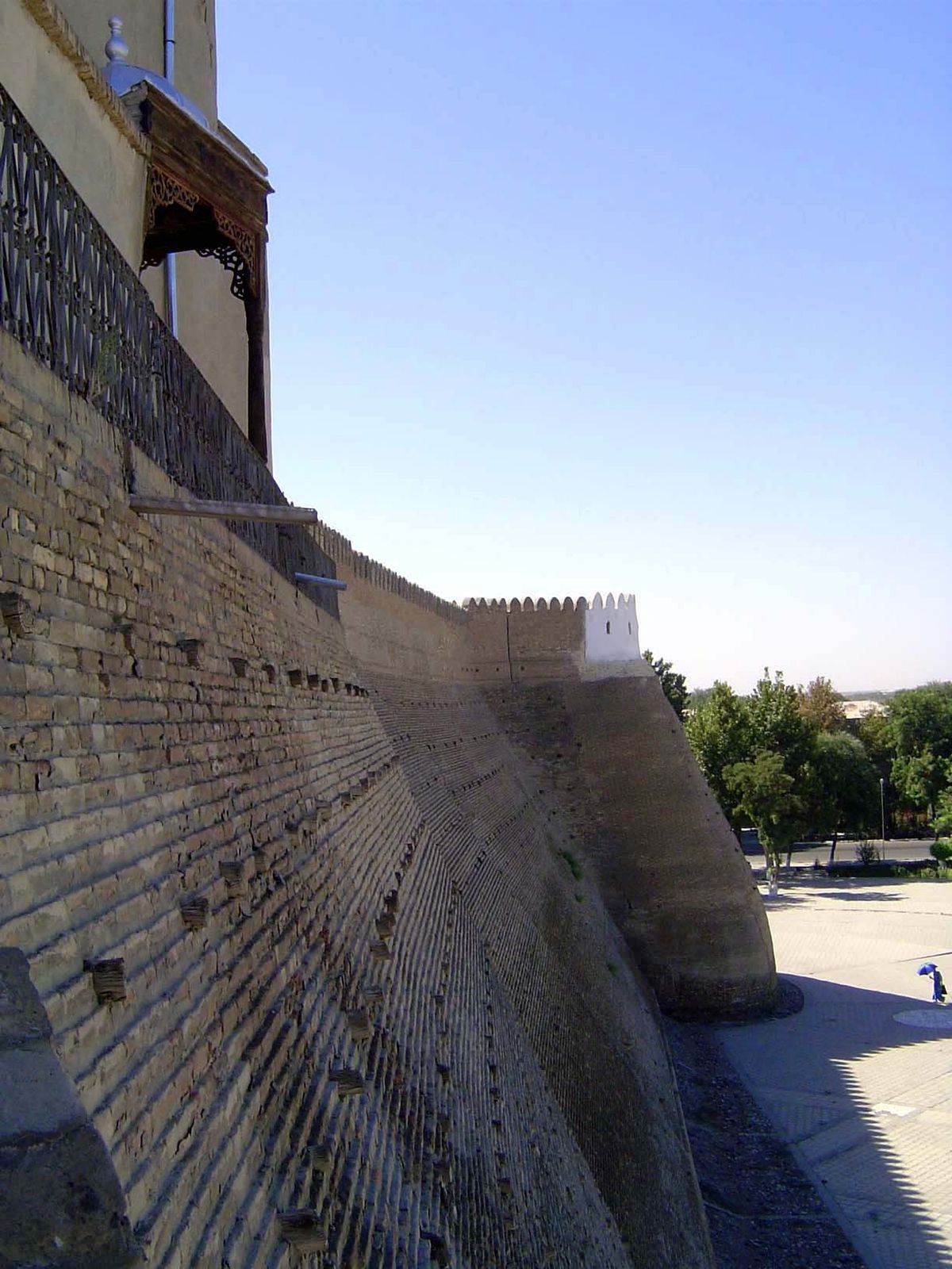 From the top, the wall looks like this.