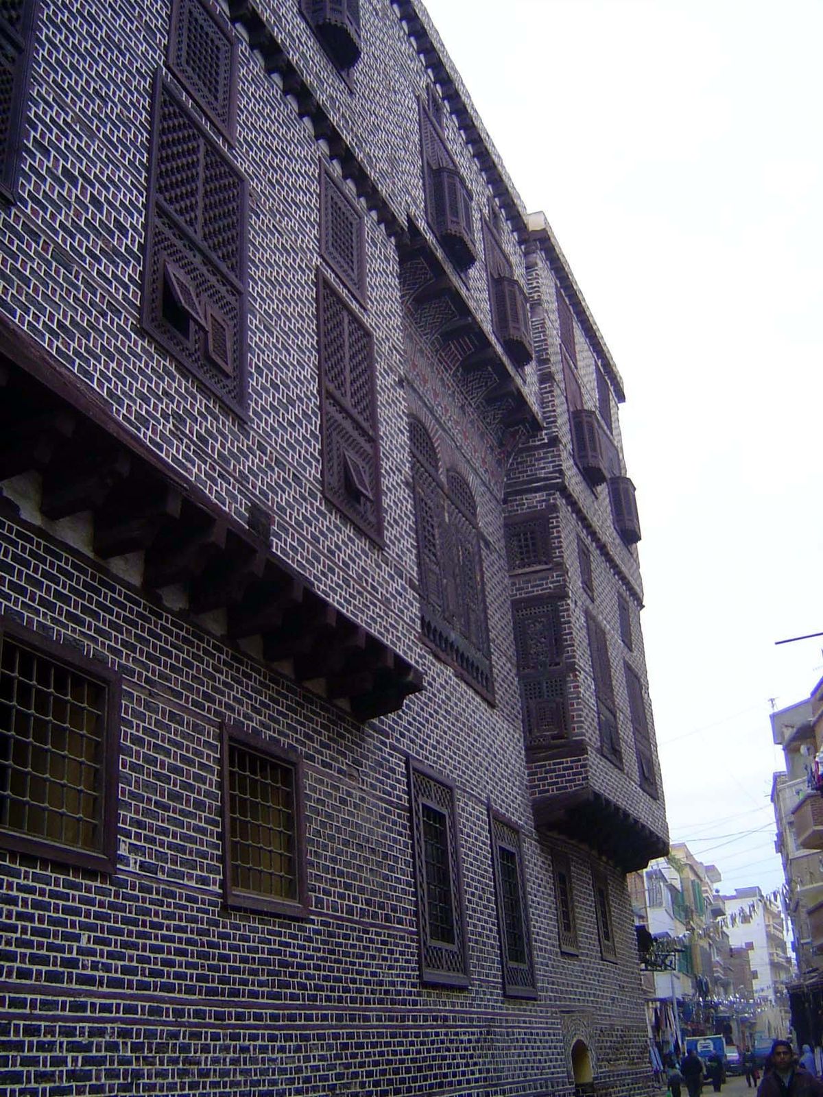 Why such big houses? Answer: founded in the 9th century, Rashid or Rosetta was Egypt's main port after Alexandria's decline, and it only fel