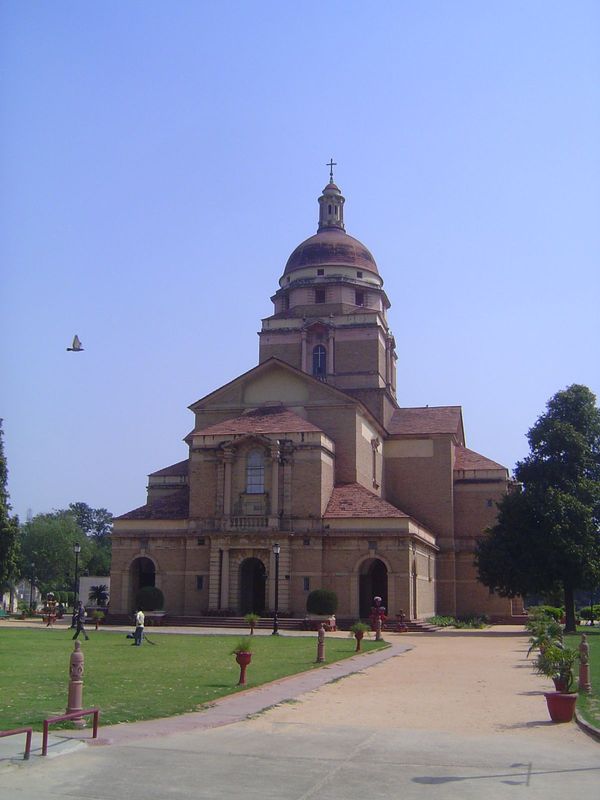 One long block north of Rashtrapati Bhavan is the Cathedral Church of the Redemption, or the Viceroy Church, which, unlike the Viceroy's Pal