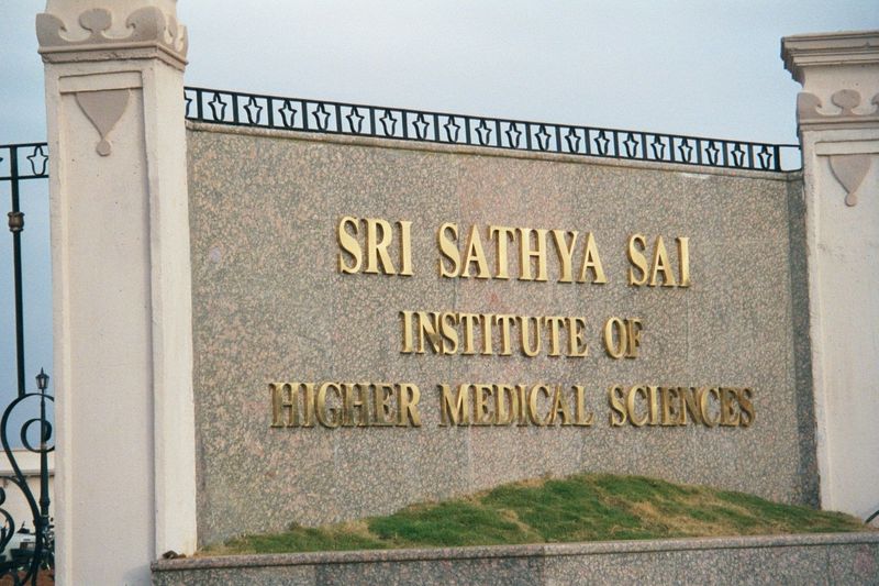 A mile away, a research organization that pays more attention to Indian traditions.