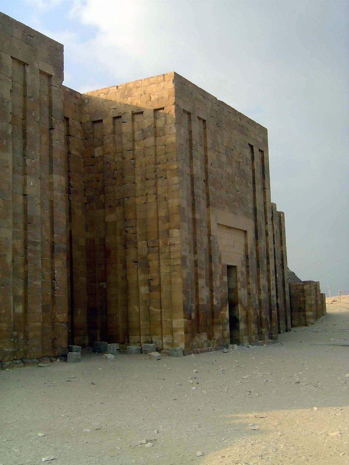 The 1.5-kilometer wall enclosing the pyramid has only one gate, here.