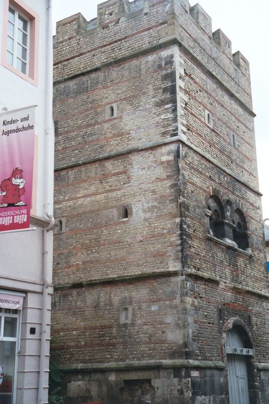 As in Rome, wealthy residents of Trier found it advisable during the Middle Ages to live behind stout walls. Here's the hospitable home of F