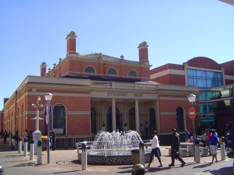 Easy to ignore, the Standard Bank building of 1882 is considered by Brian Kearney to be "a splendid building, probably the best in Natal and