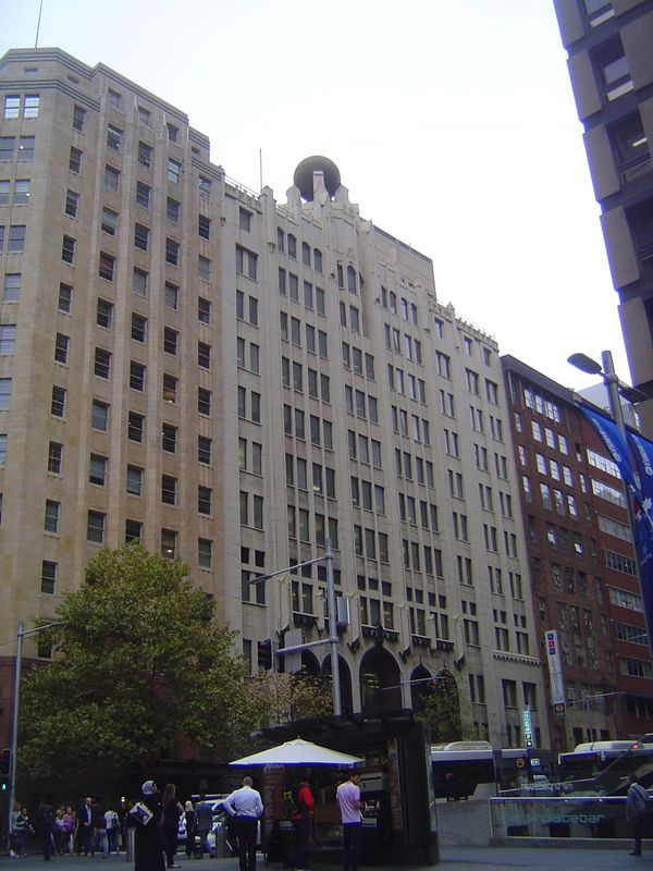 Skyscraper Gothic, it's been called. This was the home of the Sun, an afternoon paper that survived until the 1980s. Presumably the globe on