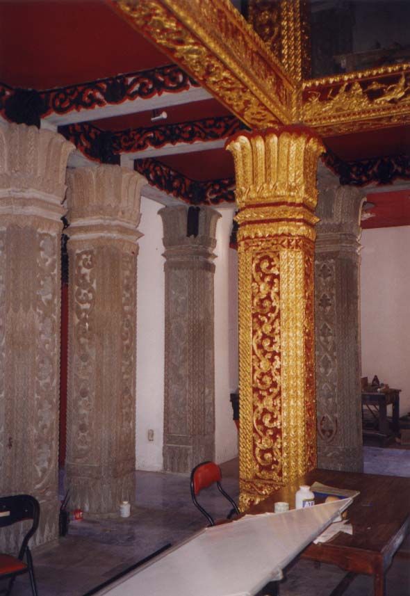 Columns awaiting gold.