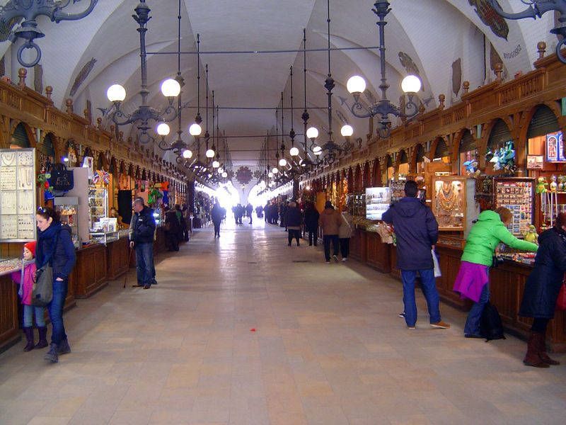 The ground-floor corridor is loaded with souvenirs.